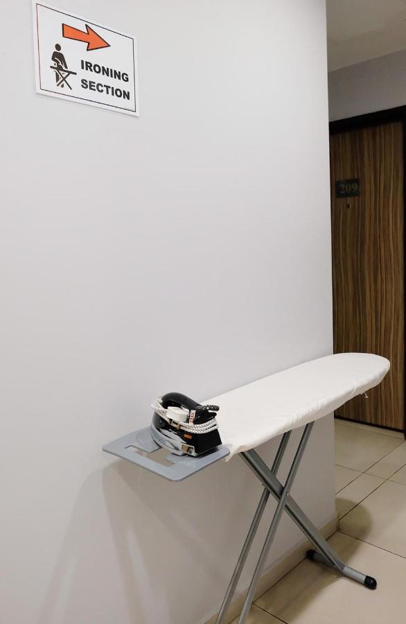 Era Plus Hotel Seri Kembangan Luaran gambar