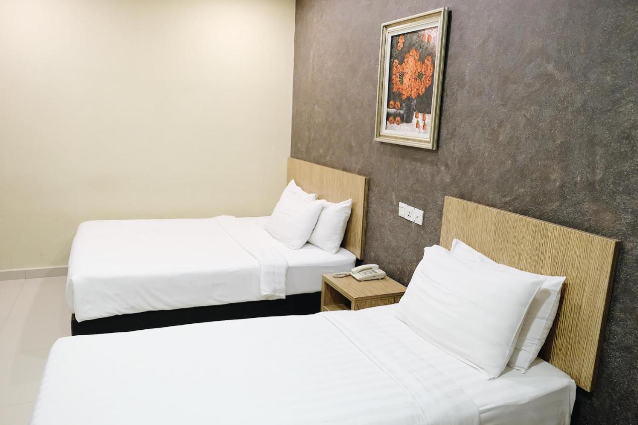 Era Plus Hotel Seri Kembangan Luaran gambar