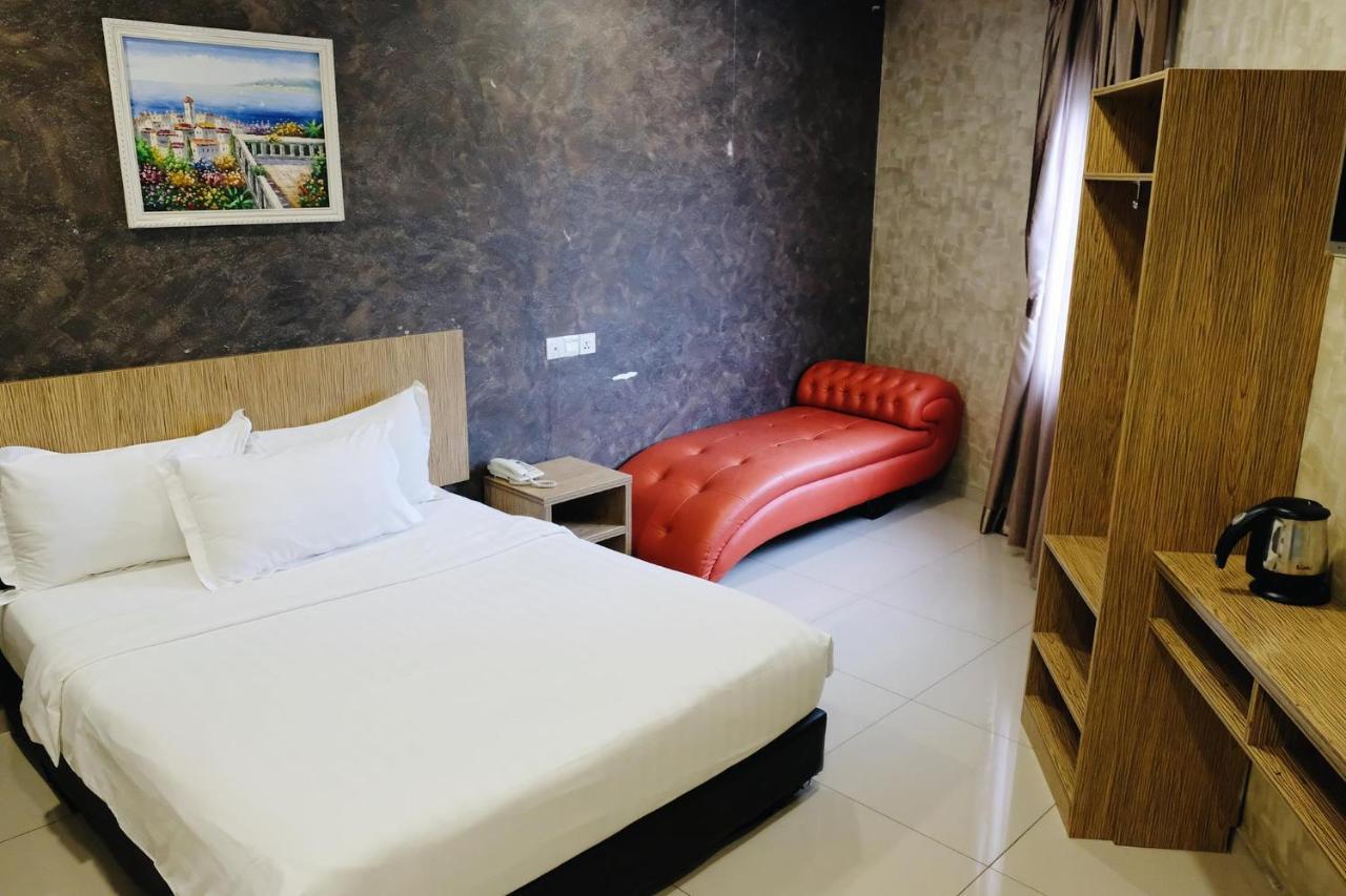 Era Plus Hotel Seri Kembangan Luaran gambar