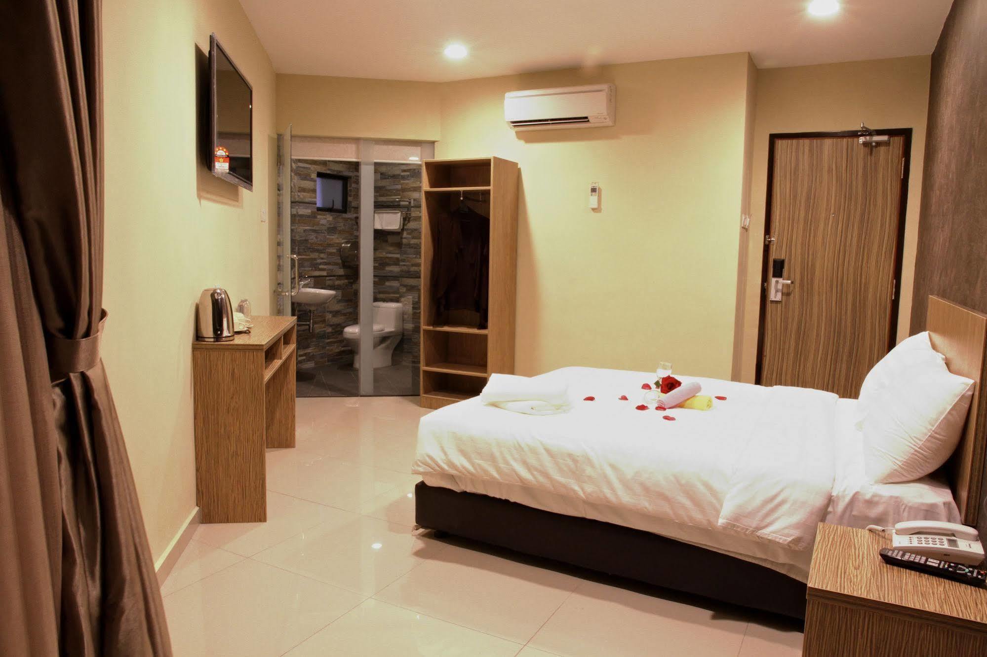 Era Plus Hotel Seri Kembangan Luaran gambar