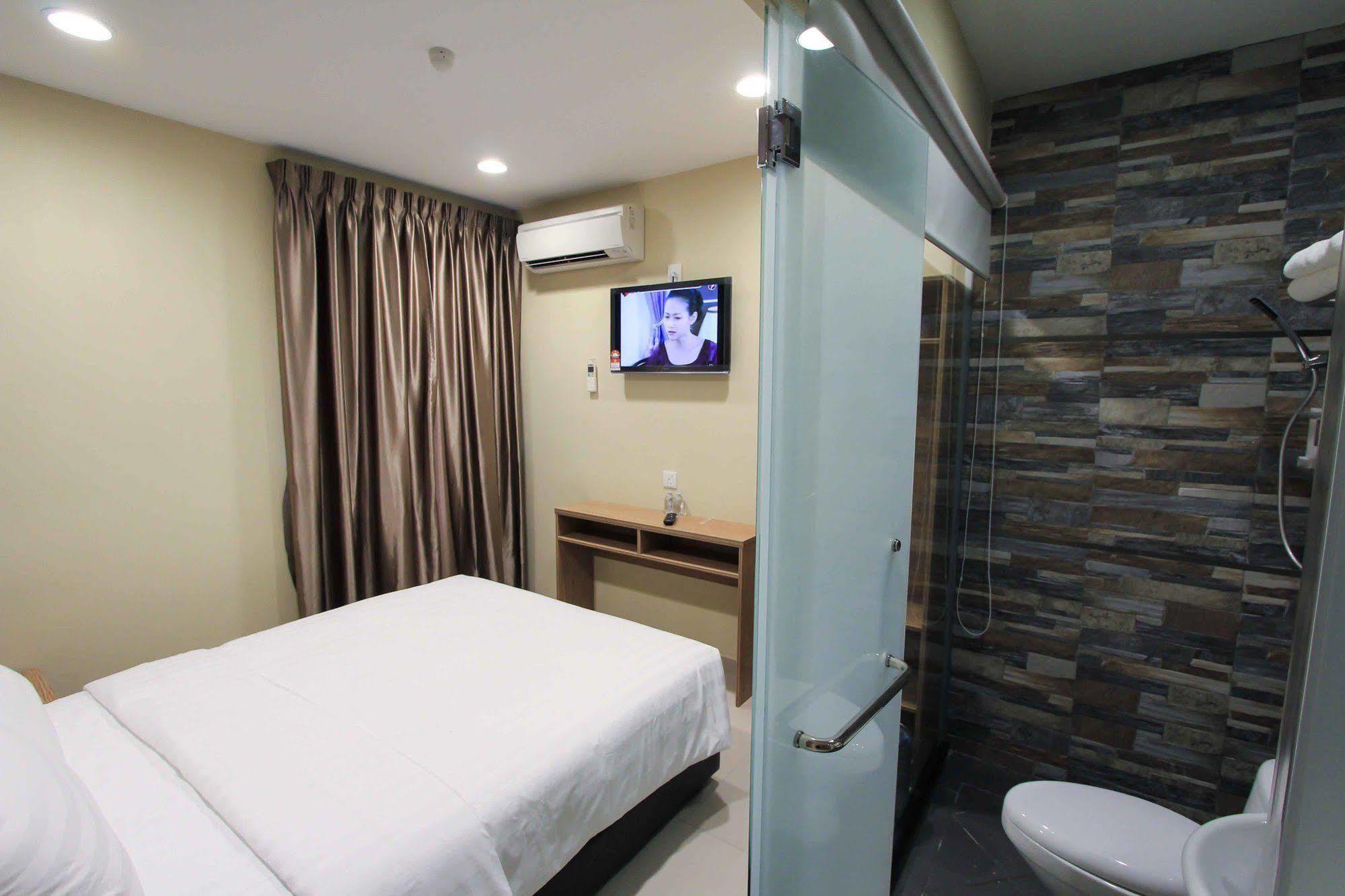 Era Plus Hotel Seri Kembangan Luaran gambar