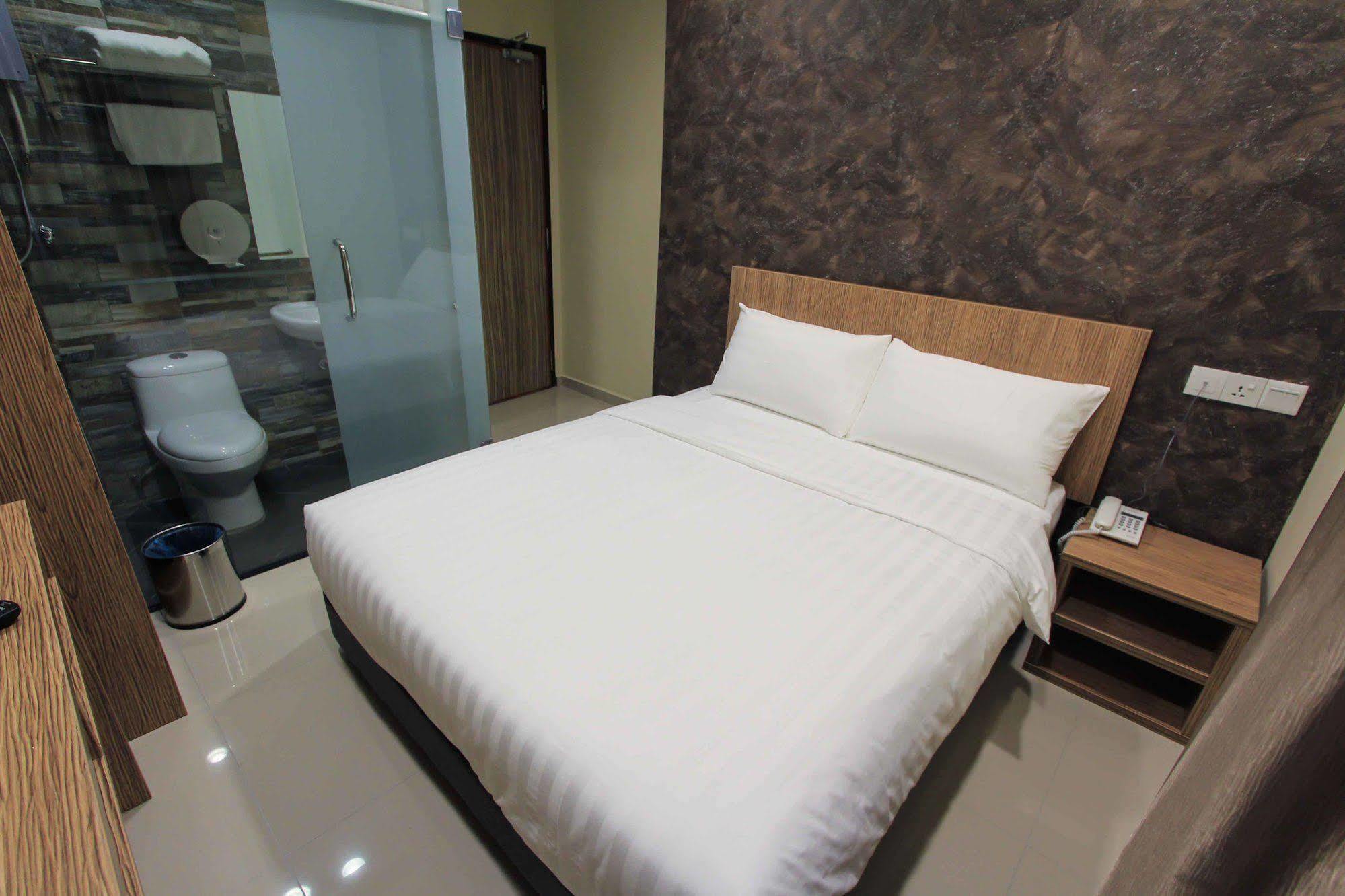 Era Plus Hotel Seri Kembangan Luaran gambar