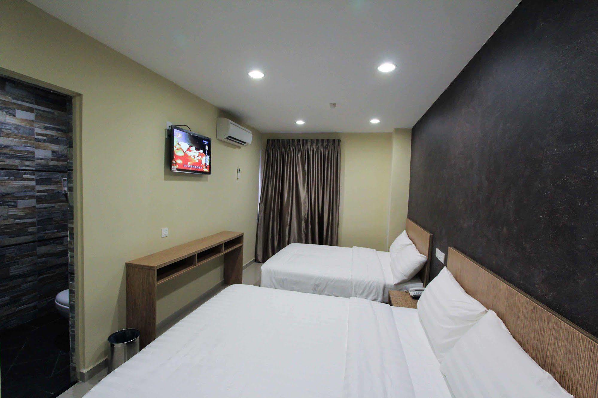 Era Plus Hotel Seri Kembangan Luaran gambar