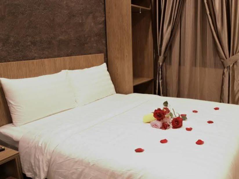 Era Plus Hotel Seri Kembangan Luaran gambar